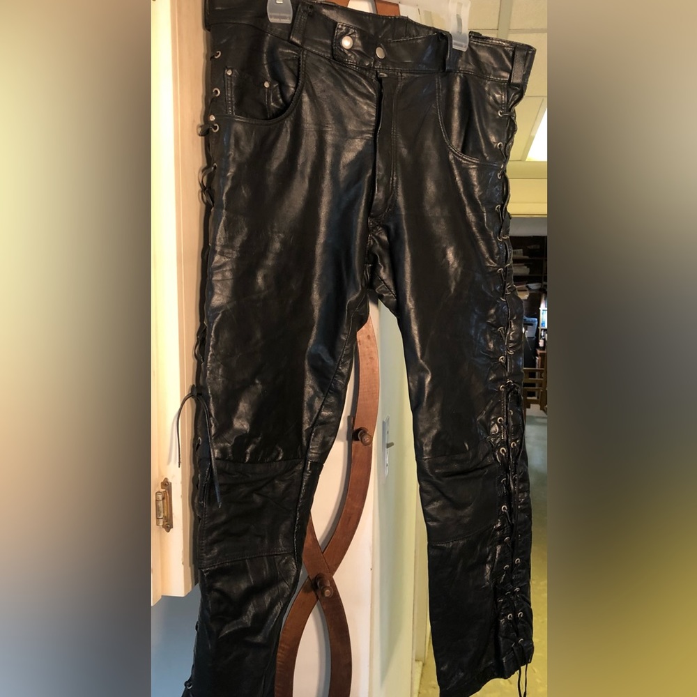Gorgeous eyelets and sidelaces unisex leather pants - Picture 3 of 6